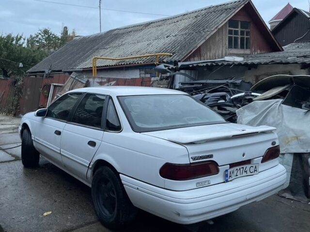 Білий Форд Taurus, об'ємом двигуна 3 л та пробігом 100 тис. км за 1150 $, фото 4 на Automoto.ua