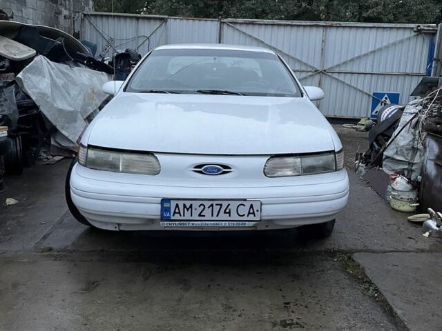 Білий Форд Taurus, об'ємом двигуна 3 л та пробігом 100 тис. км за 1150 $, фото 1 на Automoto.ua