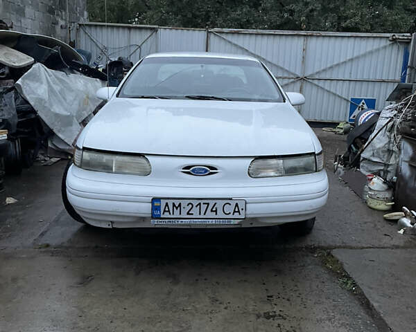 Форд Таурус 1993 в Коростене на Automoto.ua Белый Форд Таурус, объемом двигателя 2.98 л и пробегом 100 тыс. км за 1150 $, фото 1 на Automoto.ua