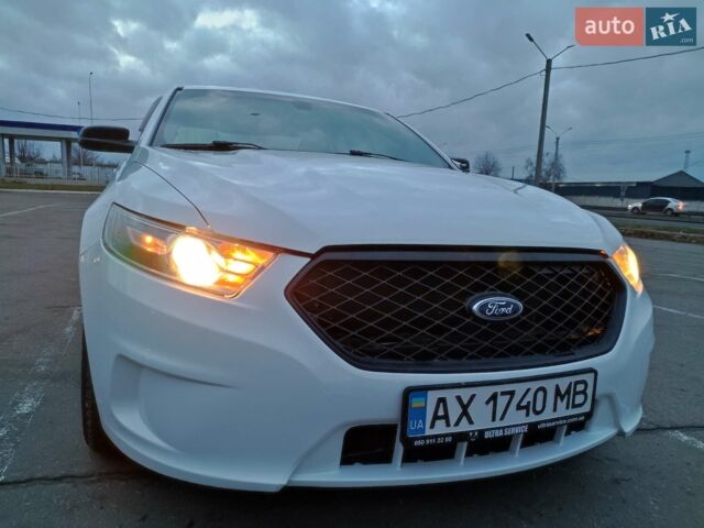 Білий Форд Taurus, об'ємом двигуна 3.5 л та пробігом 131 тис. км за 9990 $, фото 1 на Automoto.ua