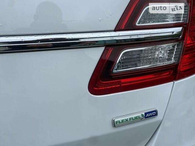 Білий Форд Taurus, об'ємом двигуна 3.7 л та пробігом 130 тис. км за 11700 $, фото 24 на Automoto.ua