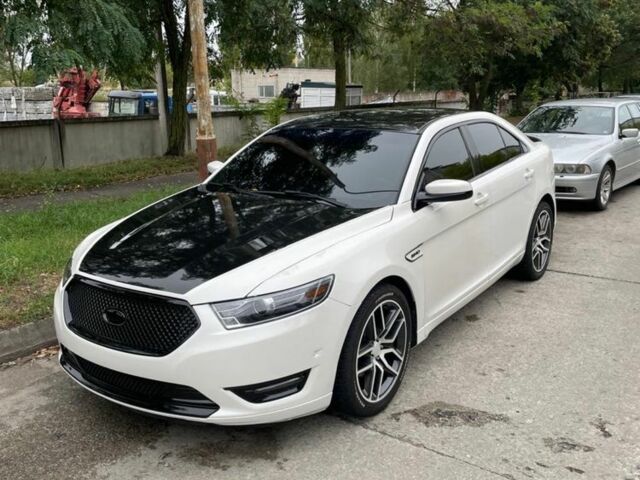 Белый Форд Таурус, объемом двигателя 3.5 л и пробегом 140 тыс. км за 20500 $, фото 1 на Automoto.ua