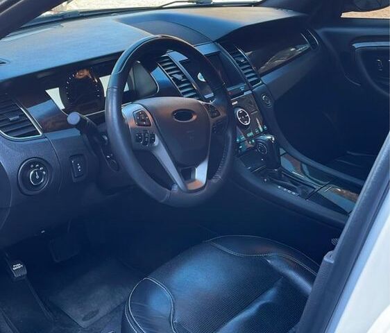 Белый Форд Таурус, объемом двигателя 3.5 л и пробегом 140 тыс. км за 20500 $, фото 4 на Automoto.ua