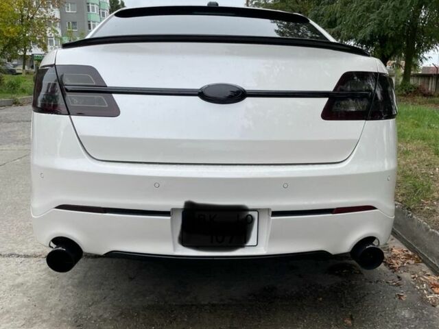 Белый Форд Таурус, объемом двигателя 3.5 л и пробегом 140 тыс. км за 20500 $, фото 2 на Automoto.ua