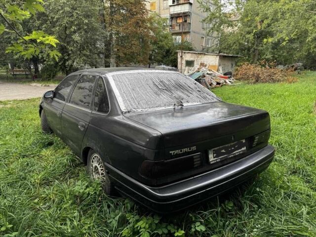 Чорний Форд Taurus, об'ємом двигуна 0 л та пробігом 300 тис. км за 650 $, фото 4 на Automoto.ua