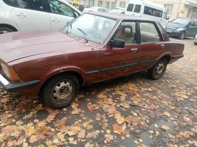Форд Таурус 1981 в Гоще на Automoto.ua Красный Форд Таурус, объемом двигателя 2 л и пробегом 300 тыс. км за 453 $, фото 1 на Automoto.ua