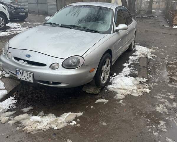 Серый Форд Таурус, объемом двигателя 3 л и пробегом 150 тыс. км за 1200 $, фото 1 на Automoto.ua