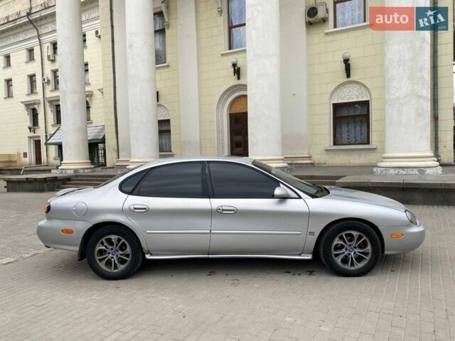 Сірий Форд Taurus, об'ємом двигуна 2.96 л та пробігом 250 тис. км за 1950 $, фото 4 на Automoto.ua