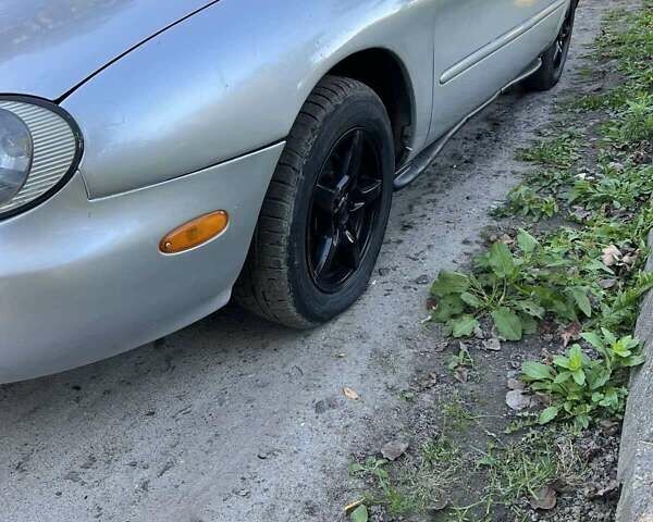 Серый Форд Таурус, объемом двигателя 2.93 л и пробегом 200 тыс. км за 2999 $, фото 4 на Automoto.ua