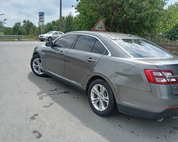Сірий Форд Taurus, об'ємом двигуна 3.5 л та пробігом 210 тис. км за 9999 $, фото 9 на Automoto.ua
