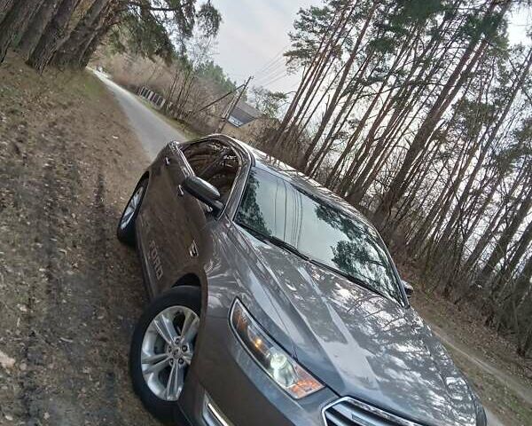 Сірий Форд Taurus, об'ємом двигуна 3.5 л та пробігом 210 тис. км за 9999 $, фото 1 на Automoto.ua