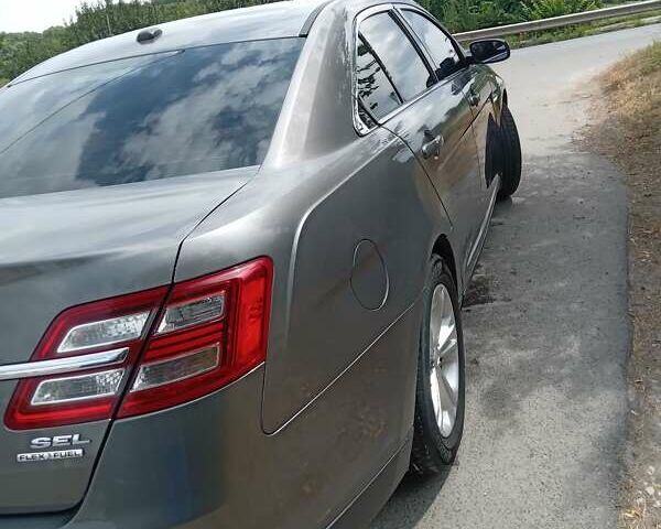 Сірий Форд Taurus, об'ємом двигуна 3.5 л та пробігом 210 тис. км за 9999 $, фото 10 на Automoto.ua