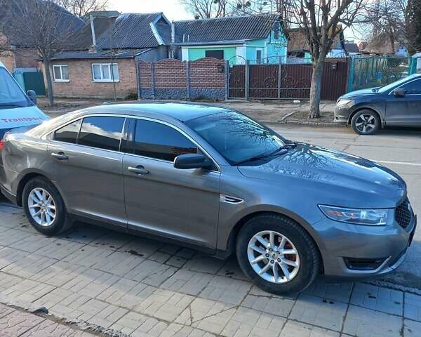 Серый Форд Таурус, объемом двигателя 3.5 л и пробегом 225 тыс. км за 8500 $, фото 4 на Automoto.ua