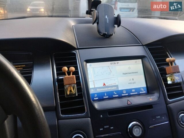 Сірий Форд Taurus, об'ємом двигуна 3.5 л та пробігом 157 тис. км за 10000 $, фото 8 на Automoto.ua