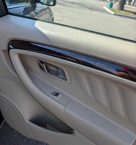 Серый Форд Таурус, объемом двигателя 3.5 л и пробегом 158 тыс. км за 12900 $, фото 15 на Automoto.ua