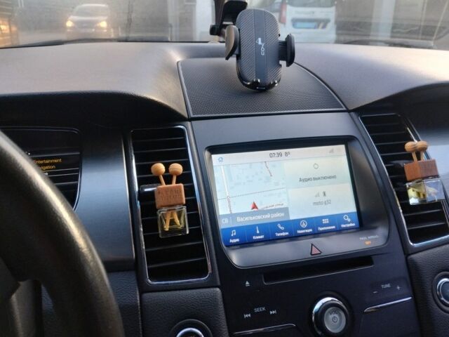 Серый Форд Таурус, объемом двигателя 3.5 л и пробегом 154 тыс. км за 10800 $, фото 5 на Automoto.ua