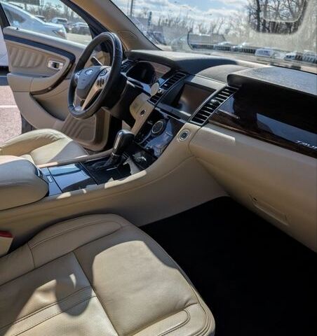 Серый Форд Таурус, объемом двигателя 3.5 л и пробегом 158 тыс. км за 12900 $, фото 19 на Automoto.ua