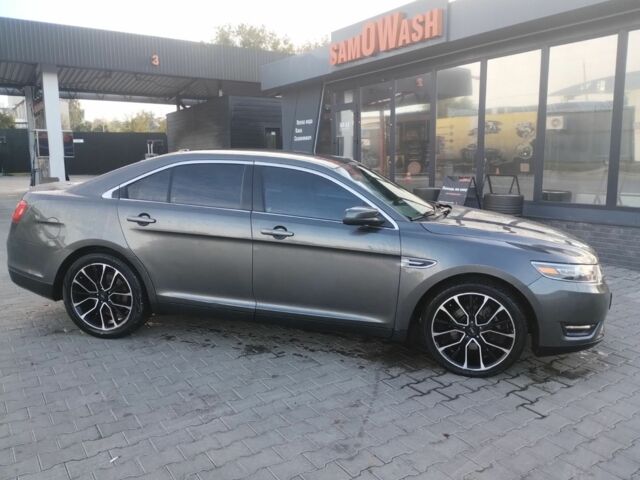 Серый Форд Таурус, объемом двигателя 3.5 л и пробегом 152 тыс. км за 10400 $, фото 4 на Automoto.ua