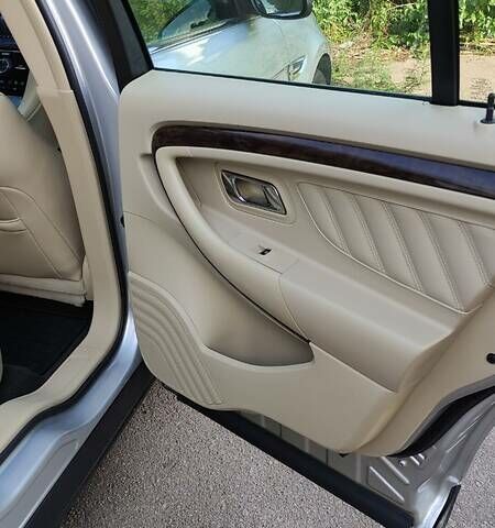 Серый Форд Таурус, объемом двигателя 3.5 л и пробегом 109 тыс. км за 16800 $, фото 14 на Automoto.ua