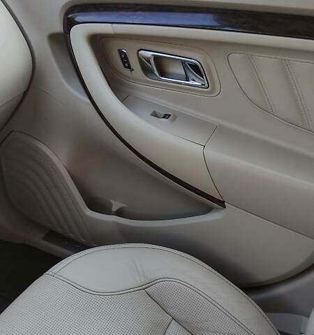 Серый Форд Таурус, объемом двигателя 3.5 л и пробегом 109 тыс. км за 16800 $, фото 21 на Automoto.ua