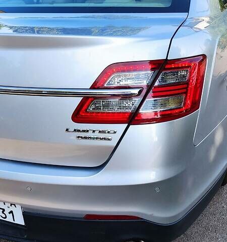 Серый Форд Таурус, объемом двигателя 3.5 л и пробегом 109 тыс. км за 16800 $, фото 2 на Automoto.ua