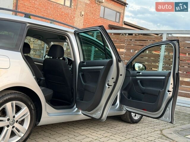 Сірий Форд Taurus, об'ємом двигуна 3.5 л та пробігом 91 тис. км за 15100 $, фото 3 на Automoto.ua