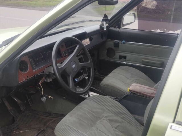 Зеленый Форд Таурус, объемом двигателя 2 л и пробегом 77 тыс. км за 450 $, фото 3 на Automoto.ua