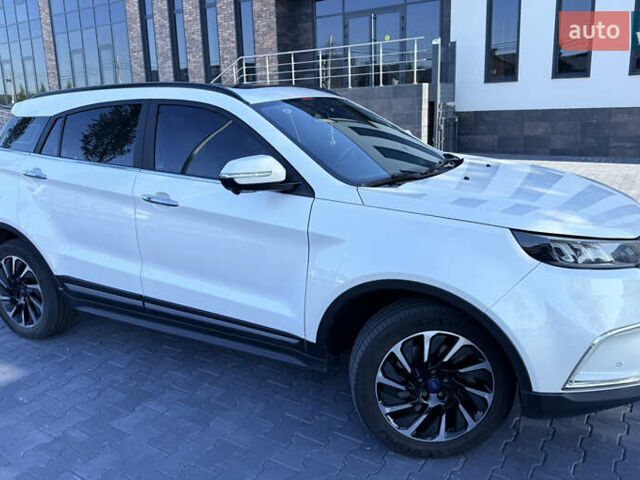 Белый Форд Территори, объемом двигателя 0 л и пробегом 55 тыс. км за 19000 $, фото 2 на Automoto.ua