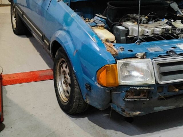 Синий Форд Тандерберд, объемом двигателя 10 л и пробегом 566 тыс. км за 420 $, фото 2 на Automoto.ua