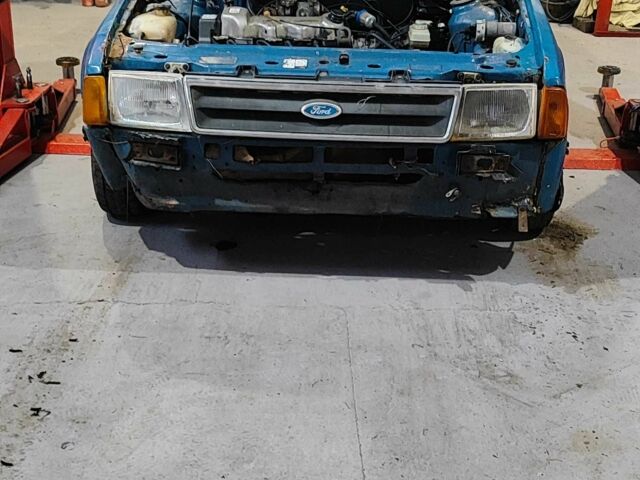 Синий Форд Тандерберд, объемом двигателя 10 л и пробегом 566 тыс. км за 420 $, фото 3 на Automoto.ua