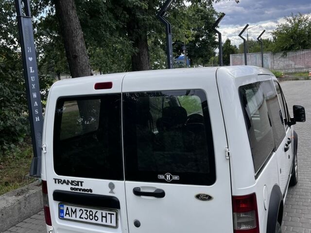 Форд Турнео Коннект 2003 в Коростене на Automoto.ua Белый Форд Турнео Коннект, объемом двигателя 1.8 л и пробегом 250 тыс. км за 4400 $, фото 2 на Automoto.ua