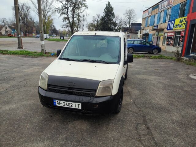 Белый Форд Турнео Коннект, объемом двигателя 1.8 л и пробегом 250 тыс. км за 1500 $, фото 1 на Automoto.ua