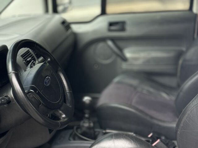 Белый Форд Турнео Коннект, объемом двигателя 1.7 л и пробегом 260 тыс. км за 1700 $, фото 7 на Automoto.ua