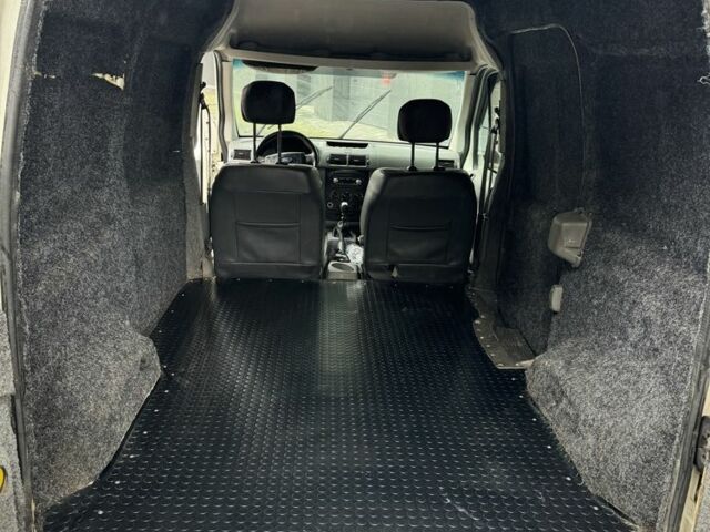 Белый Форд Турнео Коннект, объемом двигателя 1.7 л и пробегом 260 тыс. км за 1700 $, фото 10 на Automoto.ua