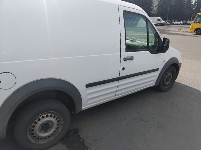 Белый Форд Турнео Коннект, объемом двигателя 1.8 л и пробегом 266 тыс. км за 3000 $, фото 4 на Automoto.ua