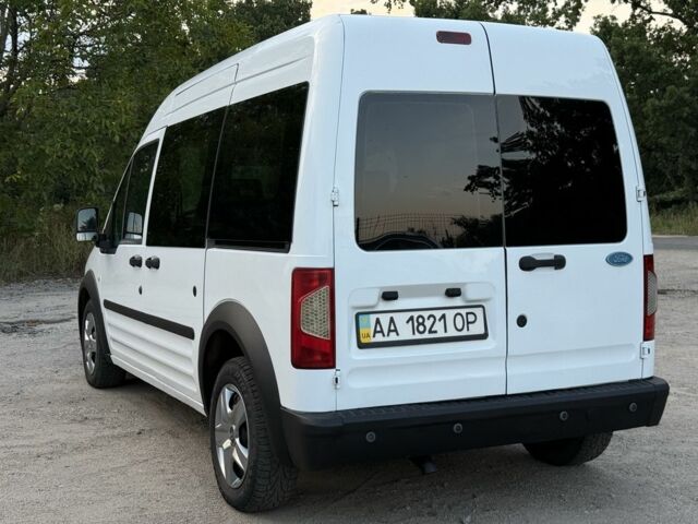 Белый Форд Турнео Коннект, объемом двигателя 1.8 л и пробегом 288 тыс. км за 5300 $, фото 8 на Automoto.ua