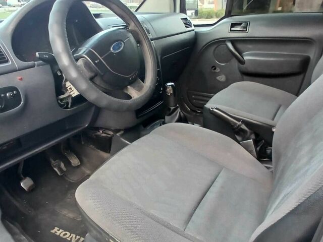 Белый Форд Турнео Коннект, объемом двигателя 1.8 л и пробегом 1000 тыс. км за 4200 $, фото 16 на Automoto.ua