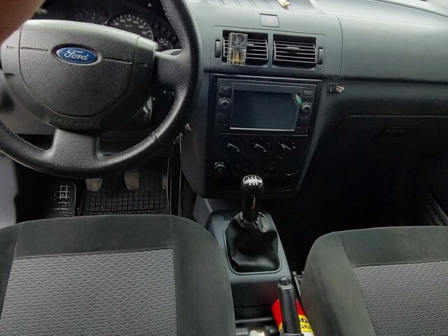 Білий Форд Турнео Коннект, об'ємом двигуна 1.8 л та пробігом 1 тис. км за 500 $, фото 6 на Automoto.ua