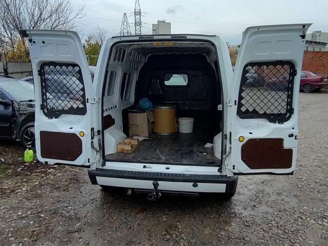 Білий Форд Турнео Коннект, об'ємом двигуна 1.8 л та пробігом 1 тис. км за 500 $, фото 8 на Automoto.ua