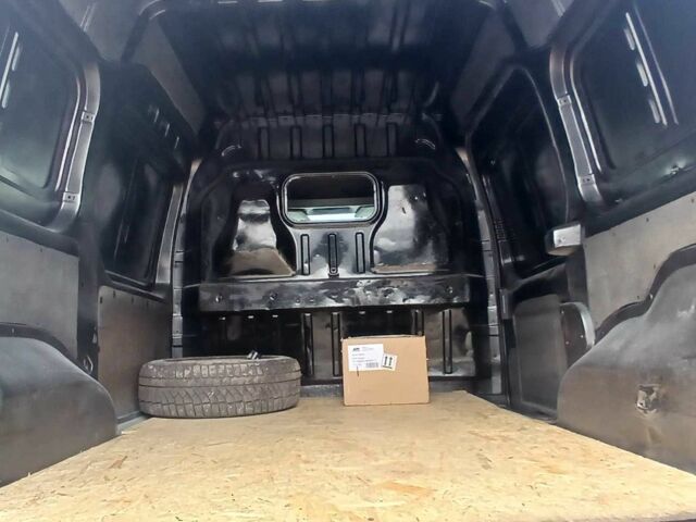 Белый Форд Турнео Коннект, объемом двигателя 1.8 л и пробегом 1000 тыс. км за 4200 $, фото 21 на Automoto.ua