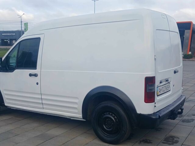 Белый Форд Турнео Коннект, объемом двигателя 1.8 л и пробегом 1000 тыс. км за 4200 $, фото 1 на Automoto.ua