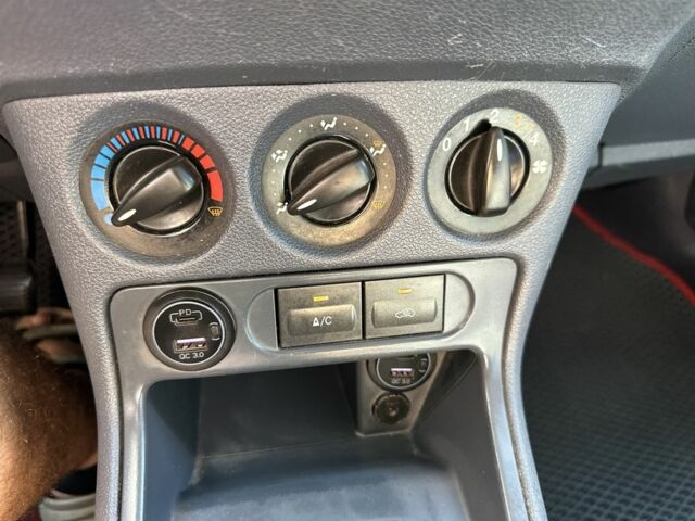 Белый Форд Турнео Коннект, объемом двигателя 1.8 л и пробегом 316 тыс. км за 5500 $, фото 8 на Automoto.ua