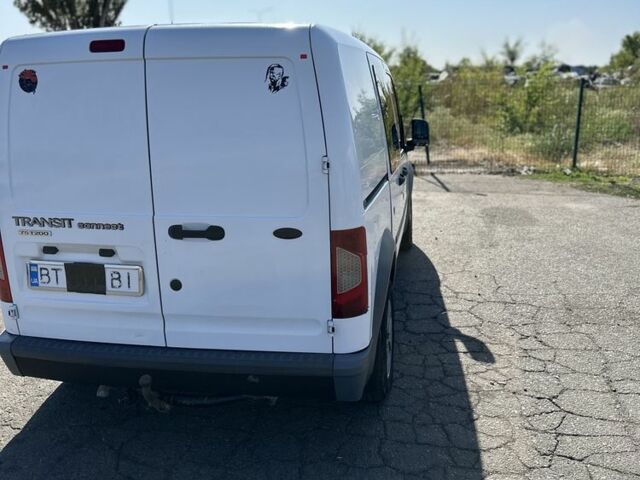 Белый Форд Турнео Коннект, объемом двигателя 1.8 л и пробегом 316 тыс. км за 5500 $, фото 4 на Automoto.ua