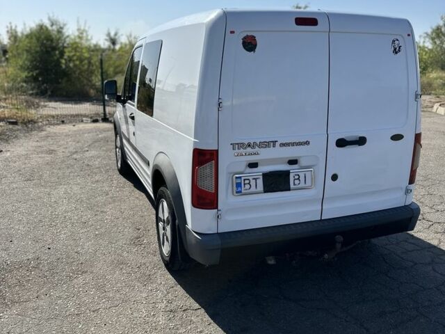 Белый Форд Турнео Коннект, объемом двигателя 1.8 л и пробегом 316 тыс. км за 5500 $, фото 3 на Automoto.ua