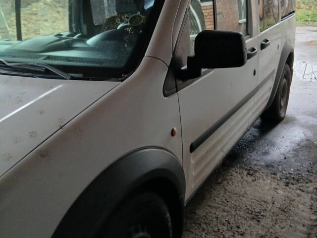 Белый Форд Турнео Коннект, объемом двигателя 1.8 л и пробегом 300 тыс. км за 7000 $, фото 5 на Automoto.ua