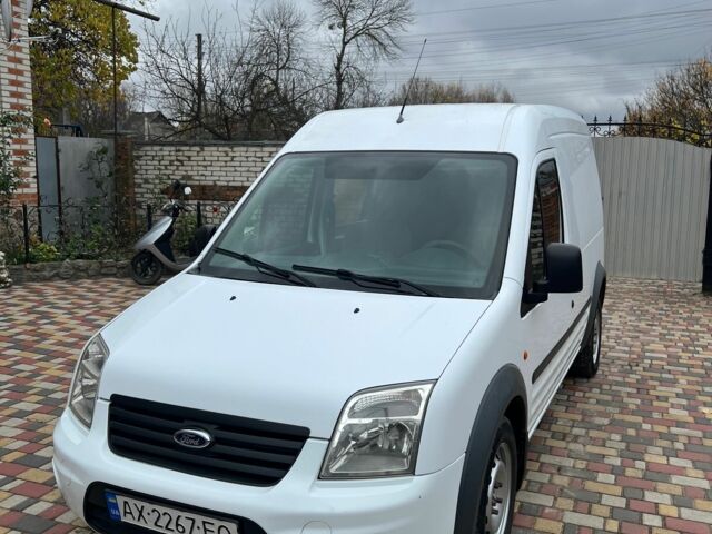 Белый Форд Турнео Коннект, объемом двигателя 1.8 л и пробегом 235 тыс. км за 5200 $, фото 6 на Automoto.ua