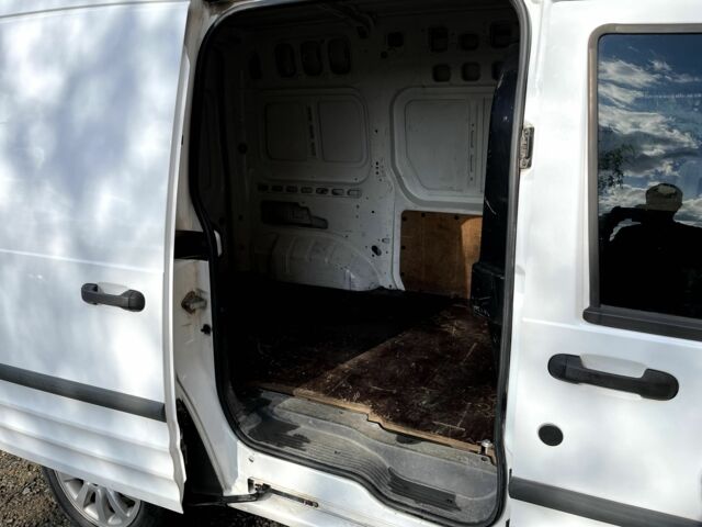 Форд Турнео Коннект 2013 у Запоріжжя на Automoto.ua Білий Форд Турнео Коннект, об'ємом двигуна 1.8 л та пробігом 314 тис. км за 5300 $, фото 6 на Automoto.ua