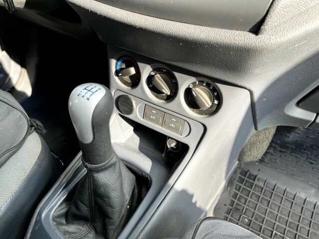 Форд Турнео Коннект 2013 у Запоріжжя на Automoto.ua Білий Форд Турнео Коннект, об'ємом двигуна 1.8 л та пробігом 314 тис. км за 5300 $, фото 7 на Automoto.ua