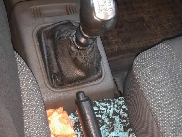 Белый Форд Турнео Коннект, объемом двигателя 1.8 л и пробегом 365 тыс. км за 2863 $, фото 8 на Automoto.ua