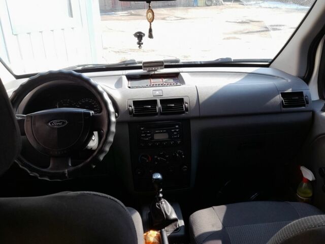 Белый Форд Турнео Коннект, объемом двигателя 1.8 л и пробегом 365 тыс. км за 2863 $, фото 7 на Automoto.ua